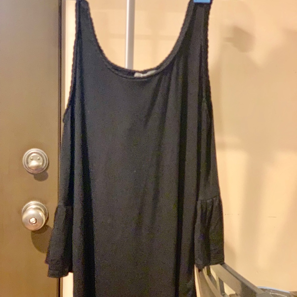 Shoulder less top